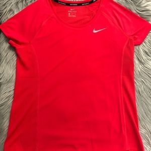 NWT Nike Dri-Fit contour Short Sleeve Shirt